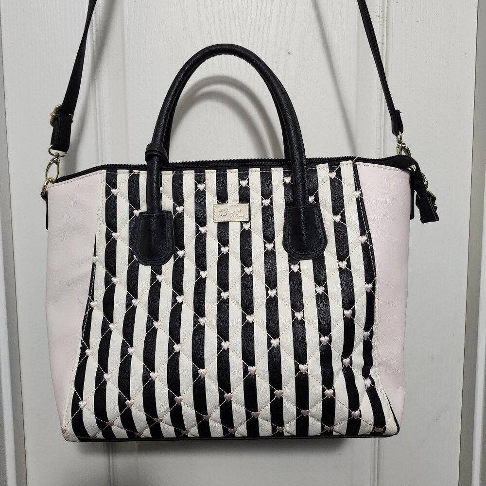 Luv Betsey by Betsey Johnson Vegan Faux Leather Quilted Hearts Y2K EUC Tote